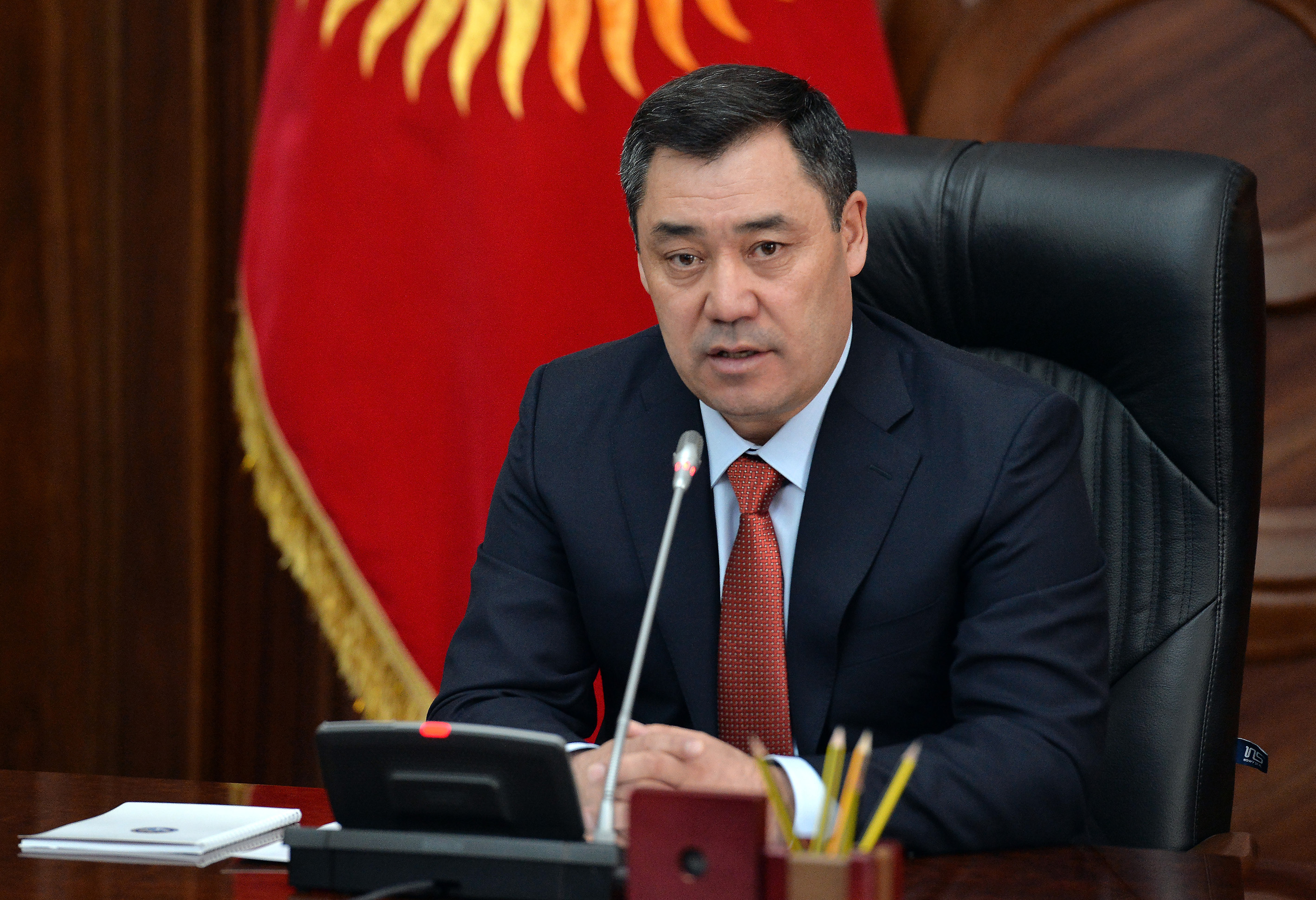 президент киргизии садыр жапаров