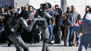 Gli attacchi alla Moschea di Al-Aqsa stanno prosciugando Israele su tutti i fronti